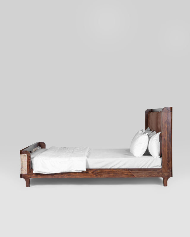 Āchi King Size Bed